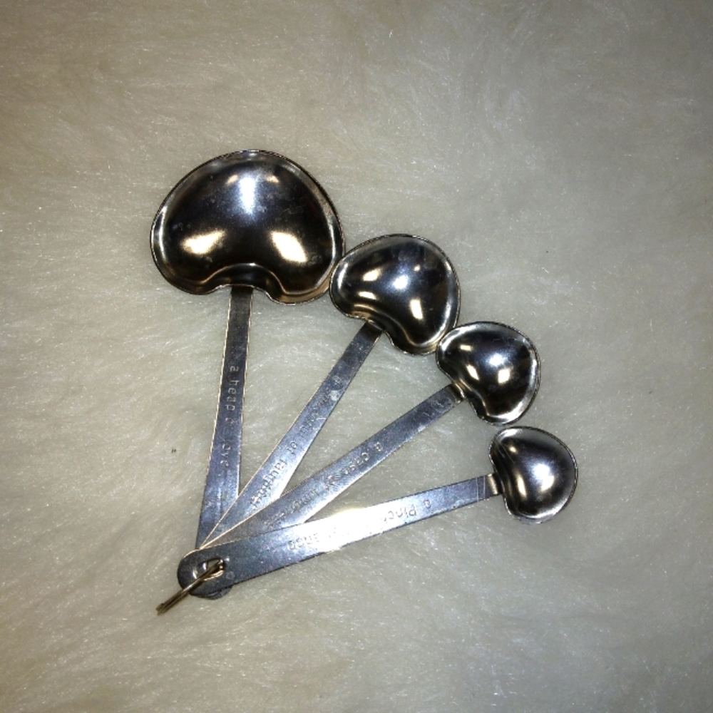 MEASURING SPOONS Kate Aspen Heart Shape Spoons, a pinch of patience